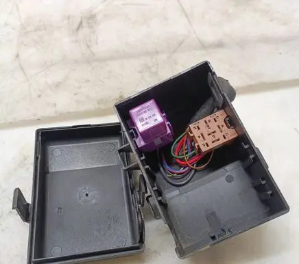 Opel Zafira A Fuse box set 90560119 09132701 2945