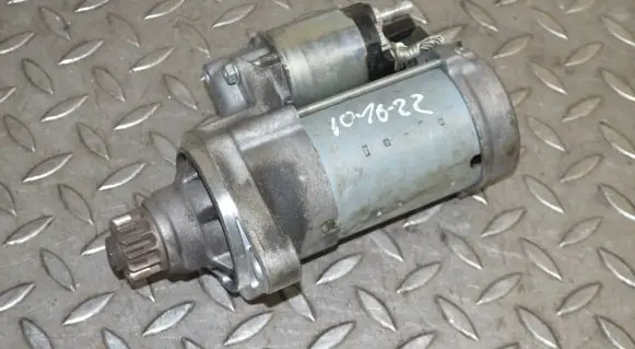 Volkswagen Golf VII Starter motor 02Z911024