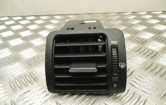 Mercedes-Benz ML W163 Rear air vent grill A1638300154 T6519