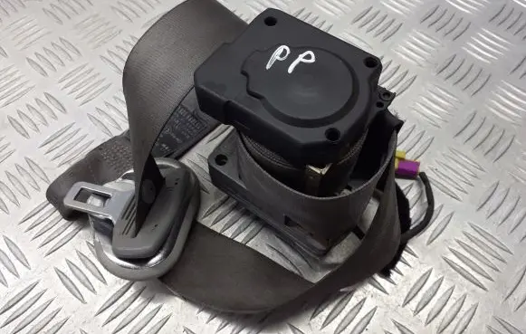 Volkswagen Golf IV Front seatbelt 1J3857706J