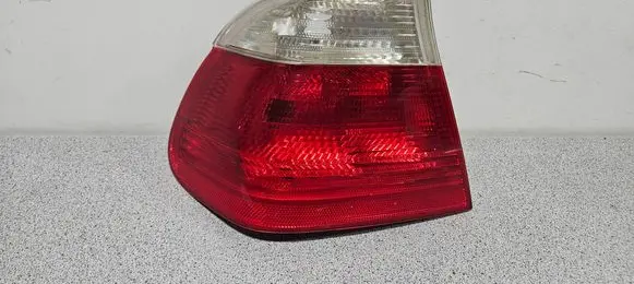 BMW 3 E46 Rear/tail lights 8383821