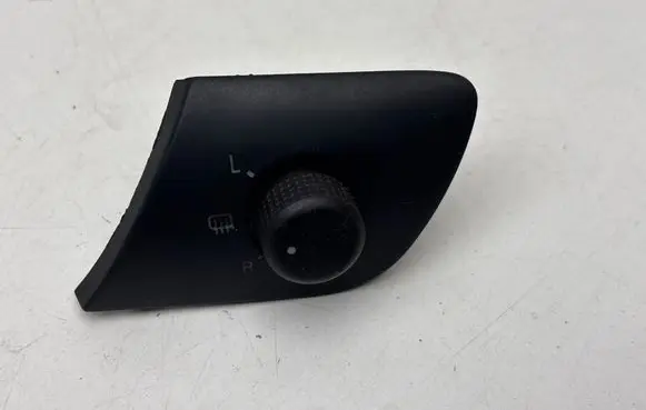 Wing mirror switch
