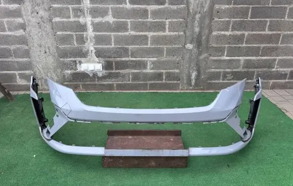 Renault Clio V Front bumper 
