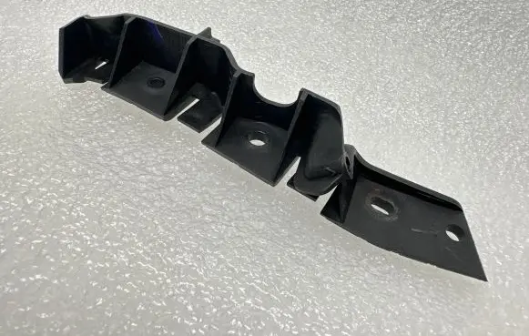 Audi A3 S3 8P Front bumper mounting bracket 8P3807184
