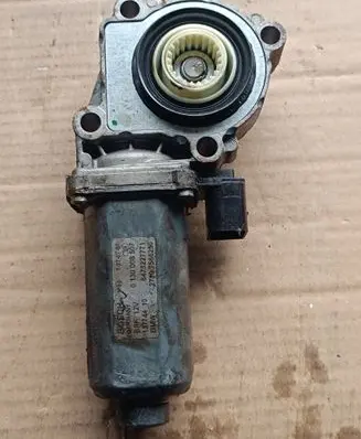 BMW X5 E70 Gearbox-reducer motor 27107566250 7566250