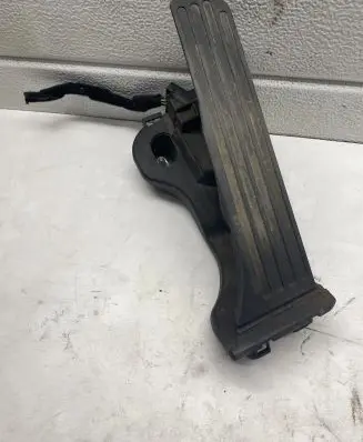 Audi A3 S3 8P Accelerator throttle pedal bracket 1K1721503L