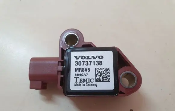 Volvo C30 Airbag deployment crash/impact sensor 30737138