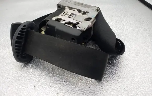 Skoda Octavia Mk1 (1U) Front seatbelt 1U4857701C041 00064785
