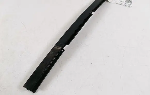 Mercedes-Benz C W204 Rear door windshield rail A2047301119