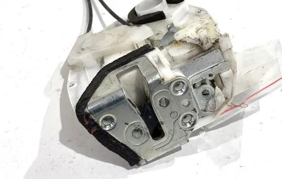 Fiat Sedici Rear door lock 82302-79J11