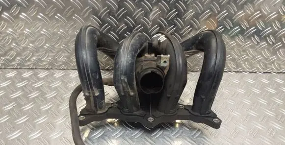 Toyota Yaris Intake manifold