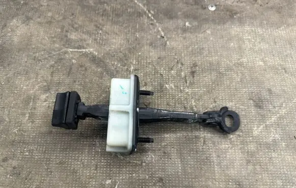 Alfa Romeo Stelvio Front door check strap stopper 50535252