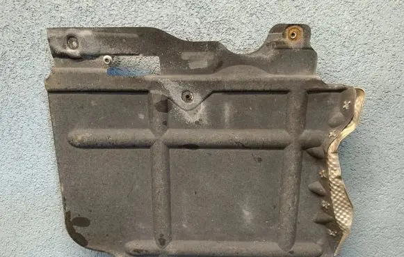 Jeep Grand Cherokee Engine splash shield/under tray 68191341