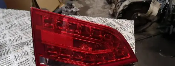 Audi A4 S4 B8 8K Tailgate rear/tail lights 8k5945093b