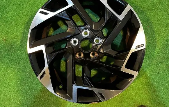 KIA Sportage R19 alloy rim 