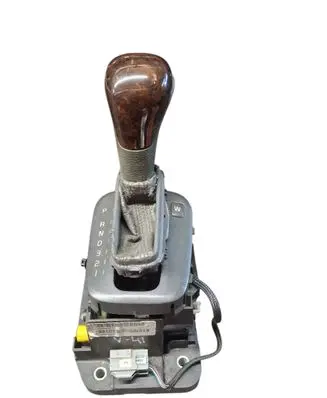 Volvo V70 Gear shifter/selector P09480161 T990830098