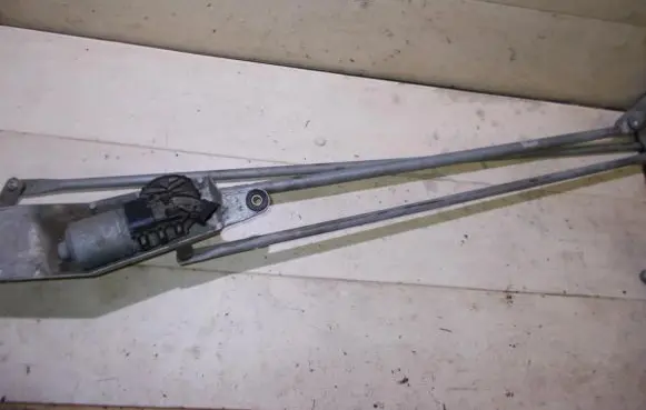 Renault Modus Front wiper linkage and motor 3397020635 8200141270