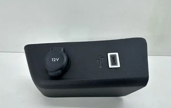 Opel Corsa F 12 V Socket (front) 983078880