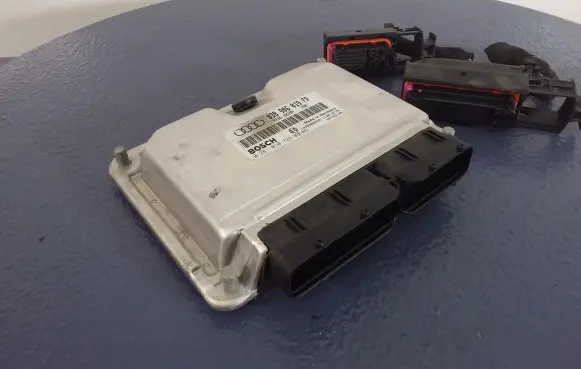 Audi A4 S4 B6 8E 8H Engine control unit/module ECU 0281010729