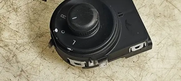 Opel Cascada Wing mirror switch 13271827