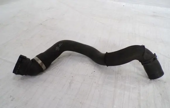 Opel Insignia B Engine coolant pipe/hose 39087124