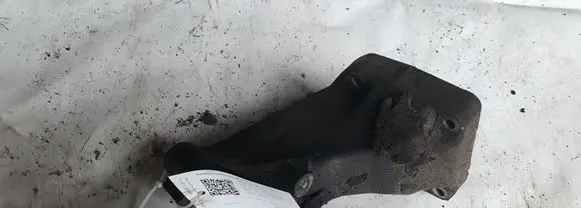 Mercedes-Benz E W211 Engine mounting bracket