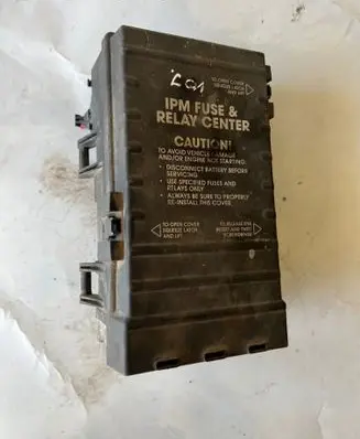 Chrysler Grand Voyager IV Fuse module 04869001AIA 04869001AI 64469H
