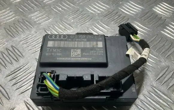 Audi A6 Allroad C6 Door control unit/module 0033TFJ0001