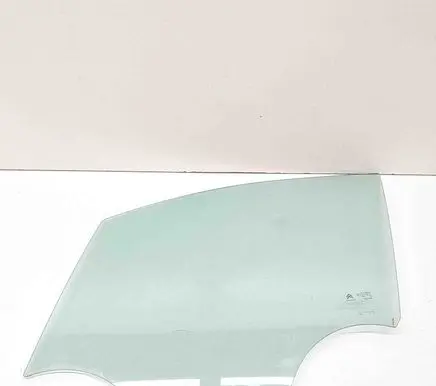 Citroen C3 Front door window glass four-door 9813022580