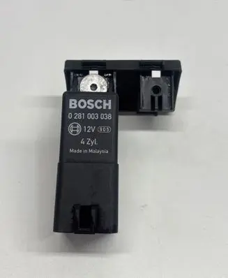 Skoda Superb B6 (3T) Glow plug pre-heat relay 038907281D 051128