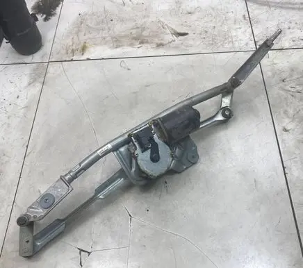 Volvo XC90 Front wiper linkage and motor 8659968 04080105