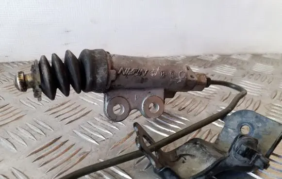 Clutch slave cylinder