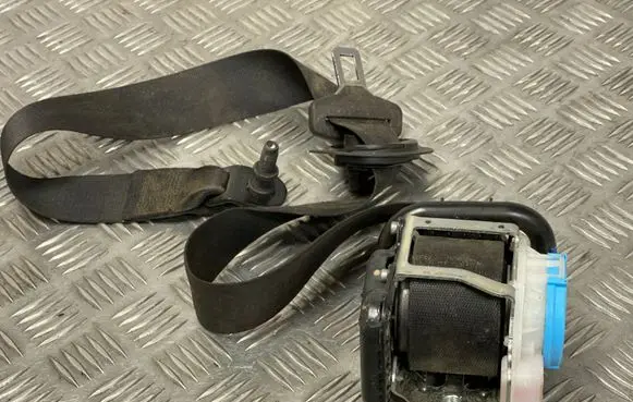 Mercedes-Benz CLA C117 X117 W117 Front seatbelt 307494599228AP 3063559