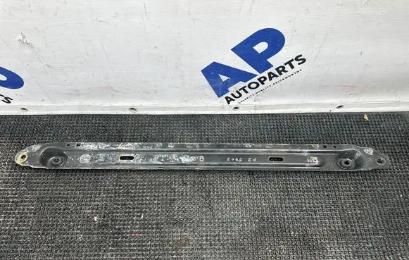 Peugeot 5008 Bottom radiator support slam panel 
