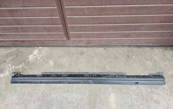 Lexus UX Sill