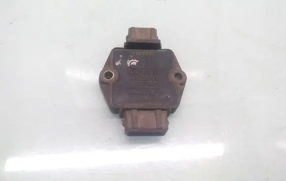 Audi A4 S4 B5 8D Ignition amplifier control unit 4A0905351