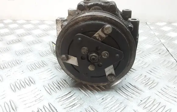 Mazda 3 I Air conditioning (A/C) compressor (pump) 3M5H19D629SB