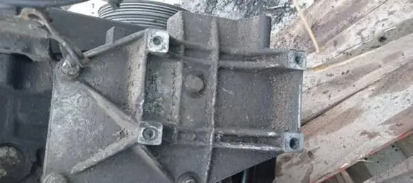 Audi A4 S4 B5 8D Engine mounting bracket 028260885A