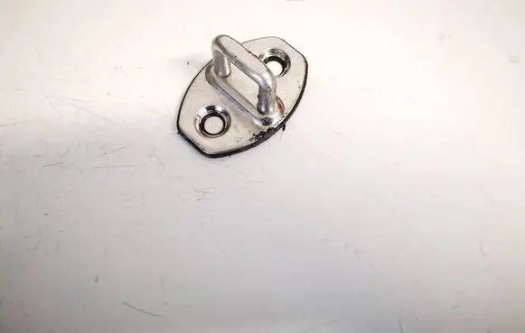 Volkswagen Tiguan Front door lock loop/hook striker 3c0837033c
