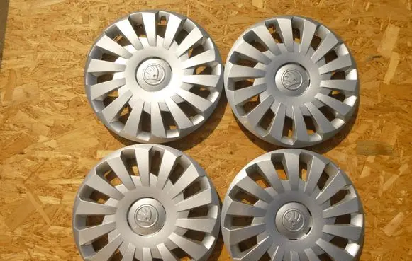 Skoda Octavia Mk3 (5E) R16 wheel hub/cap/trim 5E0601147B