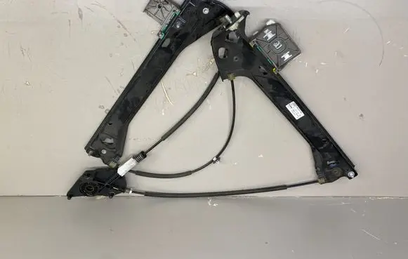 Audi TT TTS RS Mk3 8S Front door window regulator with motor 8S0837461 23062017 1021C16078108