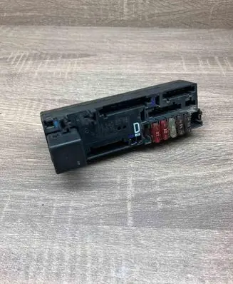 Mercedes-Benz E W210 Fuse module A0005400372 05376120