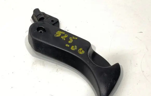 BMW 5 E39 Engine bonnet (hood) release handle 8226621