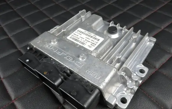 Ford Mondeo MK IV Engine control unit/module AG9112A650AEF 28270062 97RI010012