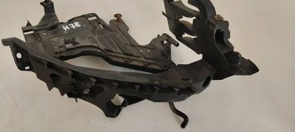 Audi A4 S4 B8 8K Headlight/headlamp mounting bracket 8K0805608C 2002838