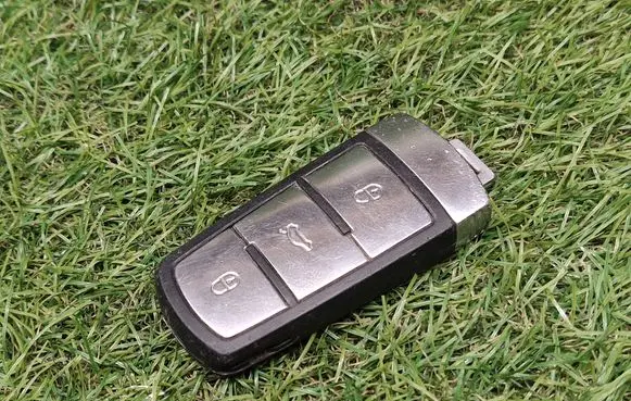 Volkswagen PASSAT B7 Ignition key/card 3C0959752BA