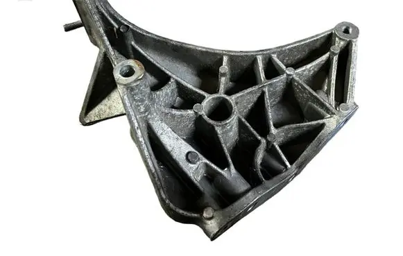 Volkswagen Polo V 6R Engine mounting bracket 03P199206
