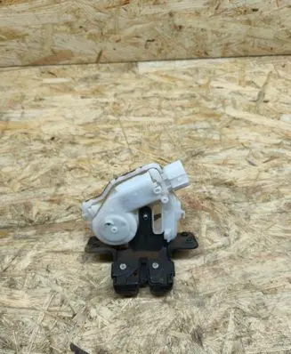 Fiat 500E Tailgate/trunk/boot lock/catch/latch