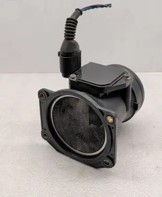 Volkswagen Golf IV Mass air flow meter 06A906461C