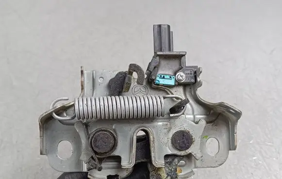 Mazda CX-70/90 Engine bonnet/hood lock/catch